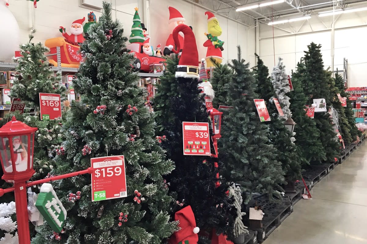 Christmas tree liquidation pallets