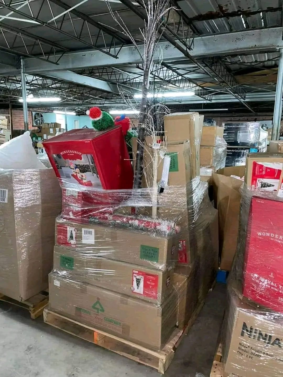 Christmas tree liquidation pallets